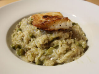 Rižoto sa šparugama (Risotto mit grünem Spargel)